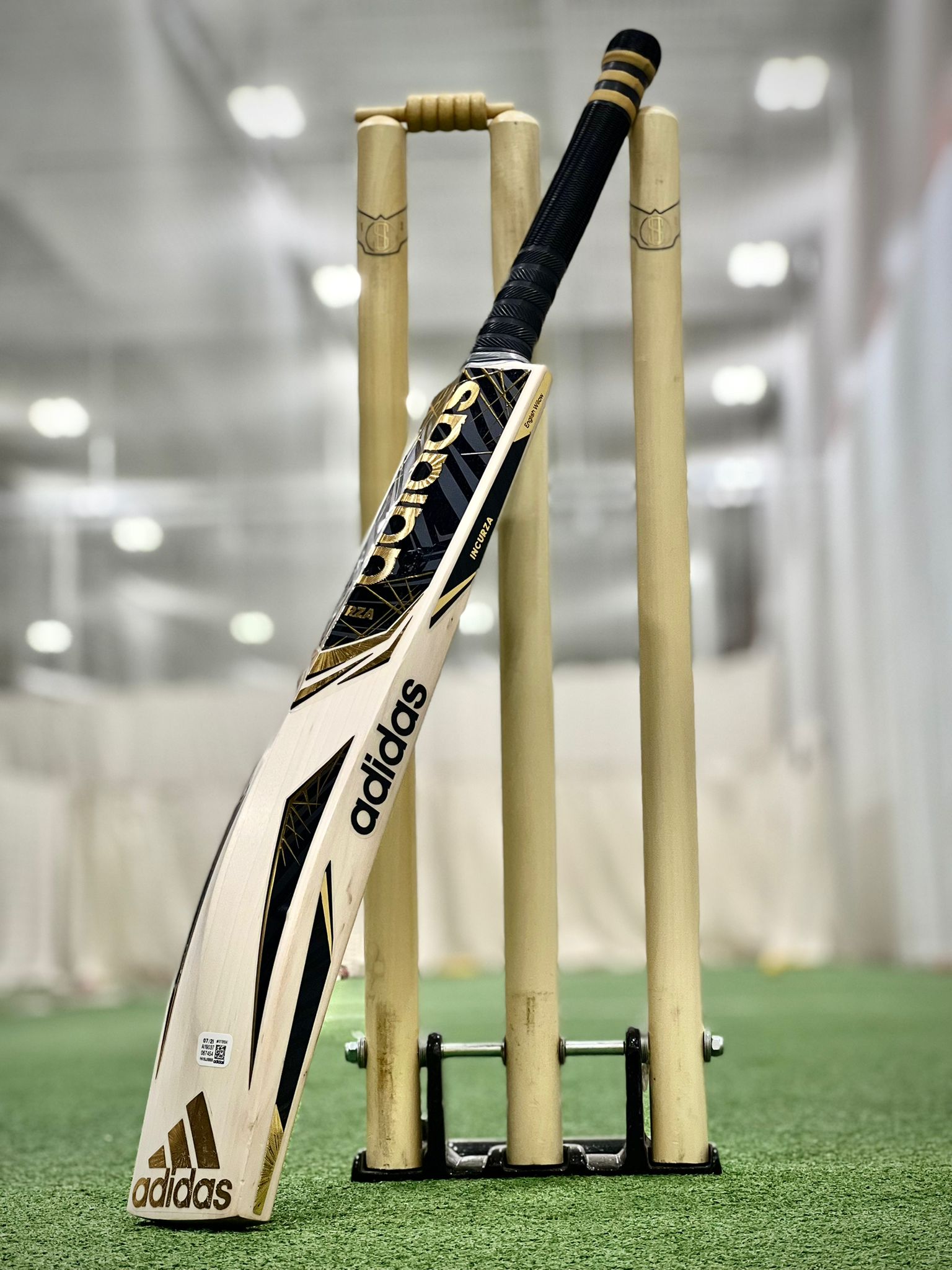 Buy ADIDAS Incurza 4.0 Black English Willow (2022) Cricket